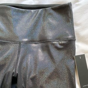 AR-33 Shimmer Leggings